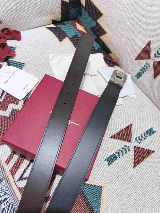 SF菲拉格慕-银色窄扣-平纹牛皮 商品图7