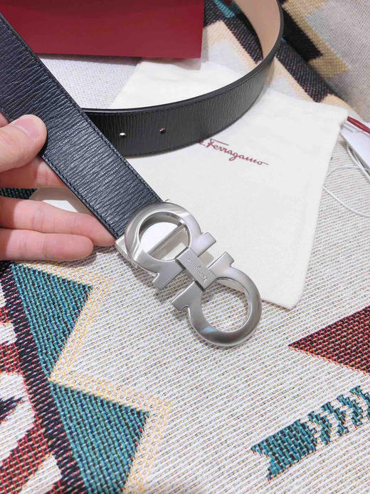 SF菲拉格慕-银色扣-水波纹牛皮 商品图3