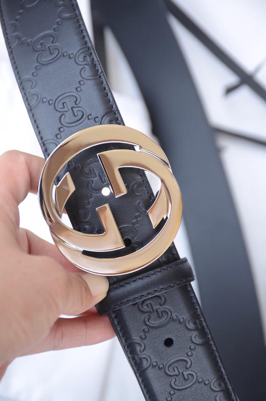 GG压花银扣单面男士腰带 商品图0