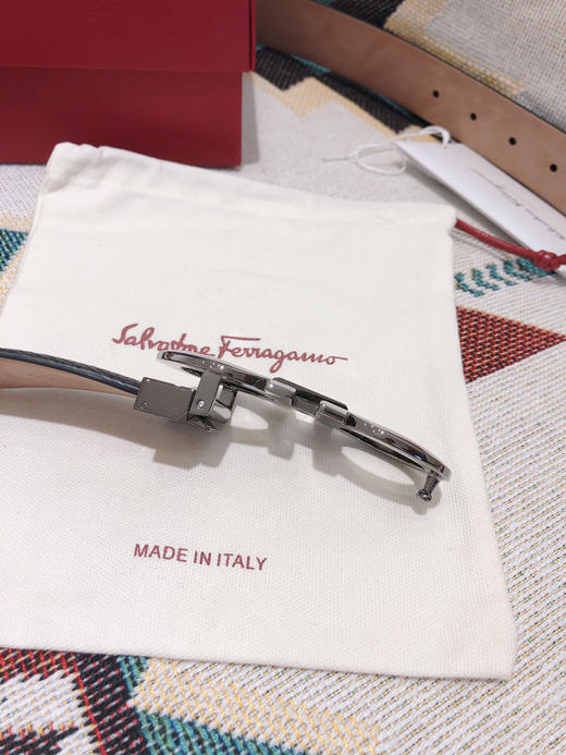 SF菲拉格慕-枪色扣-荔枝纹牛皮 商品图5