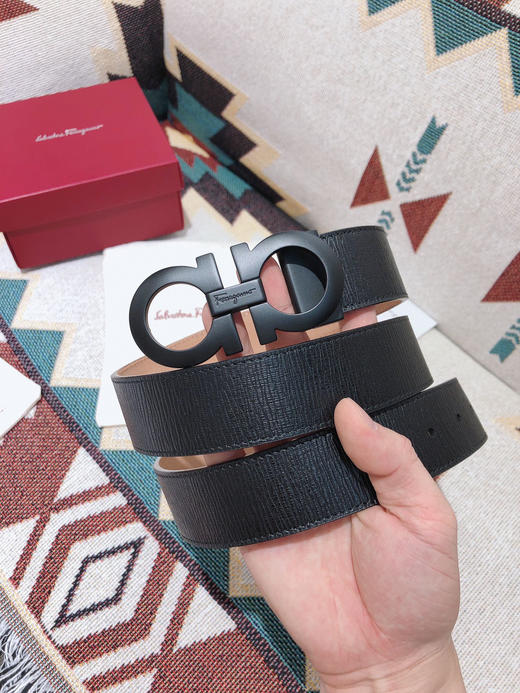 SF菲拉格慕-磨砂黑扣-水波纹牛皮 商品图3