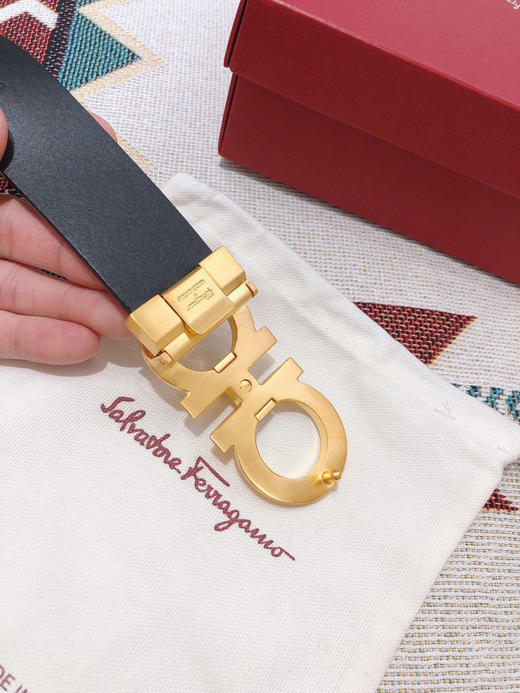 SF菲拉格慕-金色扣-两侧压纹 商品图4