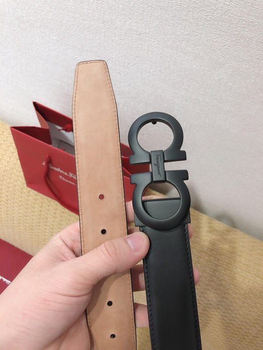 SF菲拉格慕-磨砂黑扣-平纹+树膏皮 商品图4