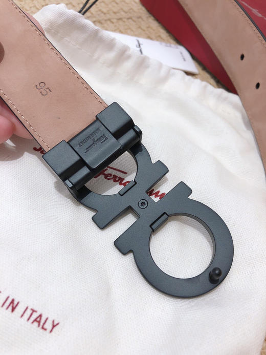 SF菲拉格慕-磨砂黑扣-平纹+树膏皮 商品图5