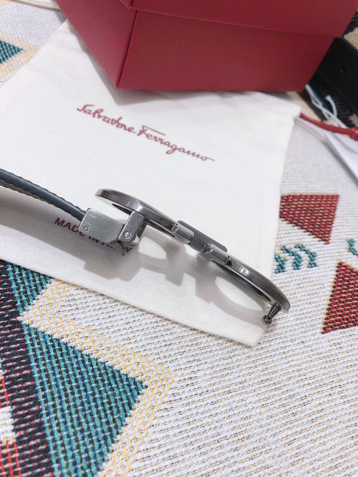 SF菲拉格慕-枪色扣-掌纹牛皮 商品图5