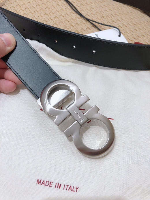 SF菲拉格慕-银色扣-黑棕双面牛皮 商品图0