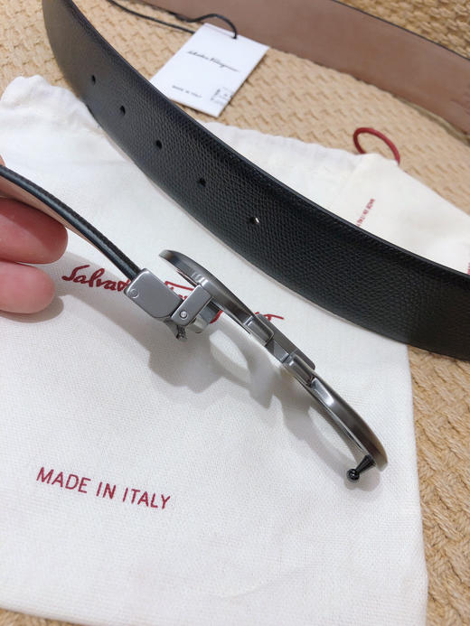 SF菲拉格慕-枪色扣-手掌纹+树膏皮 商品图5