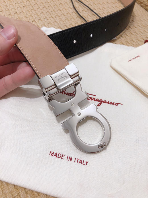 SF菲拉格慕-银色扣-水波纹+树膏皮 商品图4