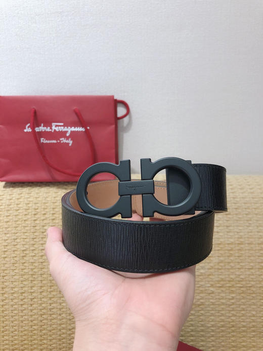 SF菲拉格慕-磨砂黑扣-水波纹+树膏皮 商品图2