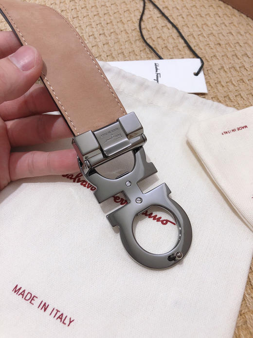 SF菲拉格慕-枪色扣-水波纹+树膏皮 商品图4