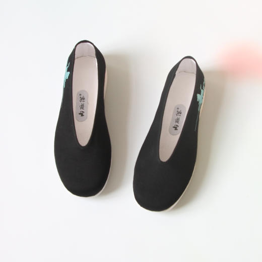 内联升男鞋手工千层底老北京布底文创马踏飞燕绣花手工布鞋（男千）8508A 商品图1