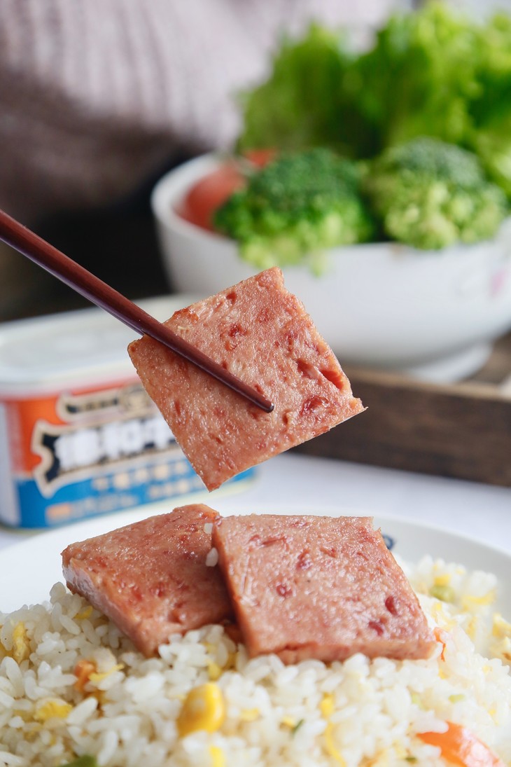 德和牛肉午餐肉罐头90以上含肉量198g3罐不含香精,色素,防腐剂