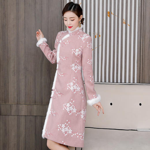 ahm-zne9339冬季新款气质复古兔毛领夹棉刺绣改良旗袍yy