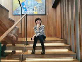 这件衣服拍照片很美啊