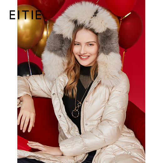 下架-EITIE爱特爱冬季新款时尚保暖收腰显瘦狐狸毛领长款羽绒服女6411110 商品图2