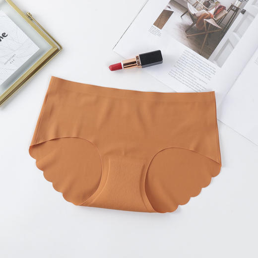 【爆款】泰国乳胶内裤抑制病菌透气内裤女天然冰丝无痕舒适三角裤三色礼盒装（3条） 商品图5