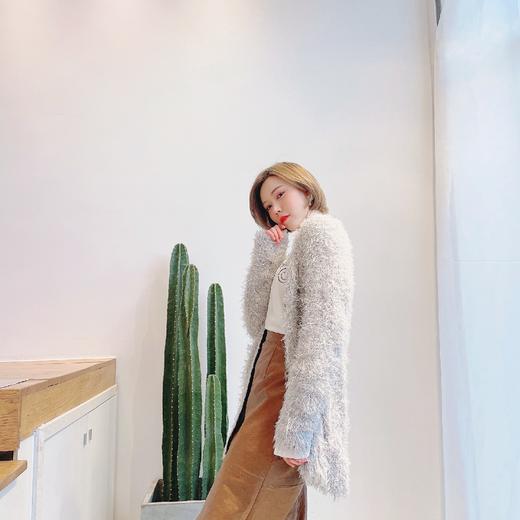 20秋季新款时尚个性毛茸茸系扣毛衣 商品图2