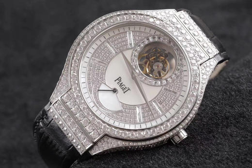 R8伯爵P0L0一G0A38149真飞轮、再一次突破伟大工艺的技术界限，首款研发伯爵摆轮及制作机蕊。 搭配海鸥订制Cal.600P陀飞轮机芯 商品图14