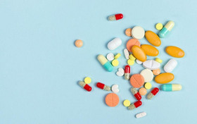  先吃饭还是先吃药？人民日报发布正确服药指南，权威实用！ 