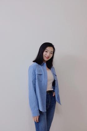 质感出乎意料的好，蓝色很清新，很舒服