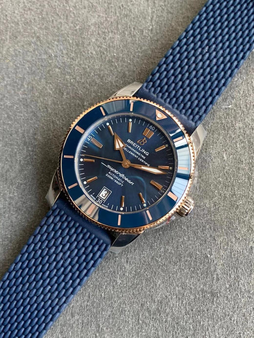 GF新品 BREITLING百年灵家族的"水鬼"－超级海洋文化二代B20自动机械腕表42(Superocean Héritage II B20 Automatic 42)新增间金圈配色 商品图8