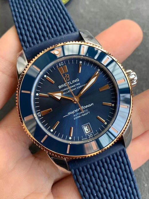 GF新品 BREITLING百年灵家族的"水鬼"－超级海洋文化二代B20自动机械腕表42(Superocean Héritage II B20 Automatic 42)新增间金圈配色 商品图1