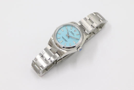 【女款31mm】2020新款劳力士蚝式恒动型277200 31mm系列
1⃣️搭配进口机械机芯，同步原装没有多余日历档位，品质稳定可靠； 商品图1