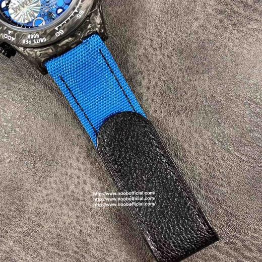 WWF新品发布：碳纤维迪通拿
与原装同重量，同材质，同尺寸复刻原版，碳壳碳后盖碳扣子，双生耳，市场对版，超多配色满足你各种需求 商品图8