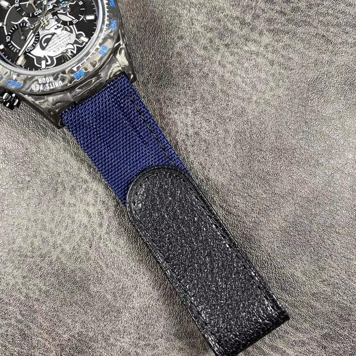 WWF新品发布：碳纤维迪通拿
与原装同重量，同材质，同尺寸完美复刻原版，碳壳碳后盖碳扣子，双生耳，市场唯一对版，超多配色满足你各种需求 商品图11