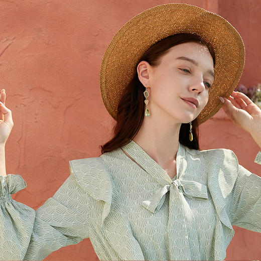 欧芮儿年春新款长袖蝴蝶结绿色印花连衣裙女中长款气质收腰 商品图3