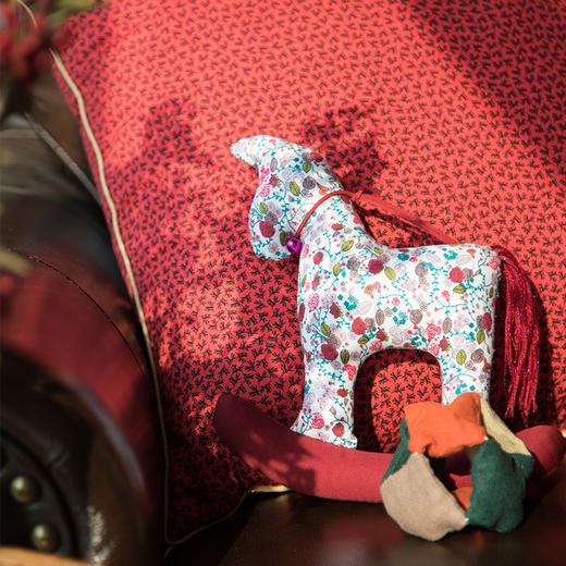 阳春小镇手作挂饰“一马当先” 商品图0