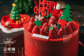 红丝绒草莓蛋糕