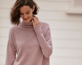  一件单品 | 想把淡紫色穿出高级感？还得从它开始 