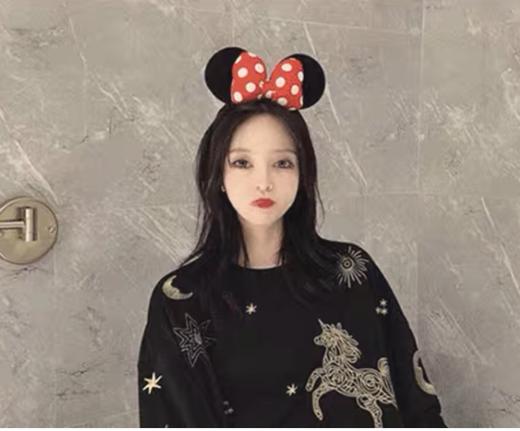 点此购买 蔻驰男女款金线独角兽毛圈卫衣 爷169940 商品图6