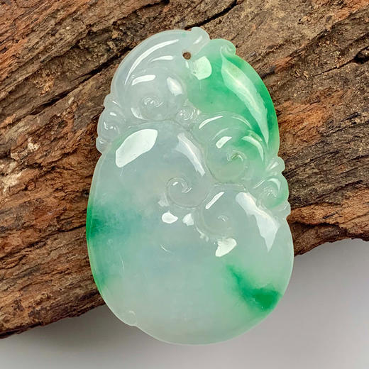 派瑞翡翠 翡翠挂件 糯种 飘绿花 商品图0