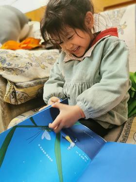 《给孩子的时间感知绘本》：书上的每个动静结合的点都一起仔细观察，娓娓道来