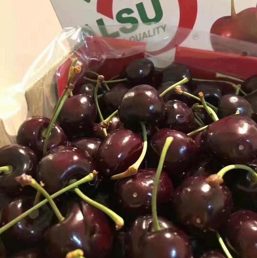 智利 奥数ALSU车厘子🍒4斤装左右/盒 3J大果 SANTINA❣高品质，热卖中💥 奥数真的是不可多得的空运好货✔个个漂亮，个个脆甜浓郁😋  无di黑车 嘎嘣脆甜 车厘子味浓郁 商品图0