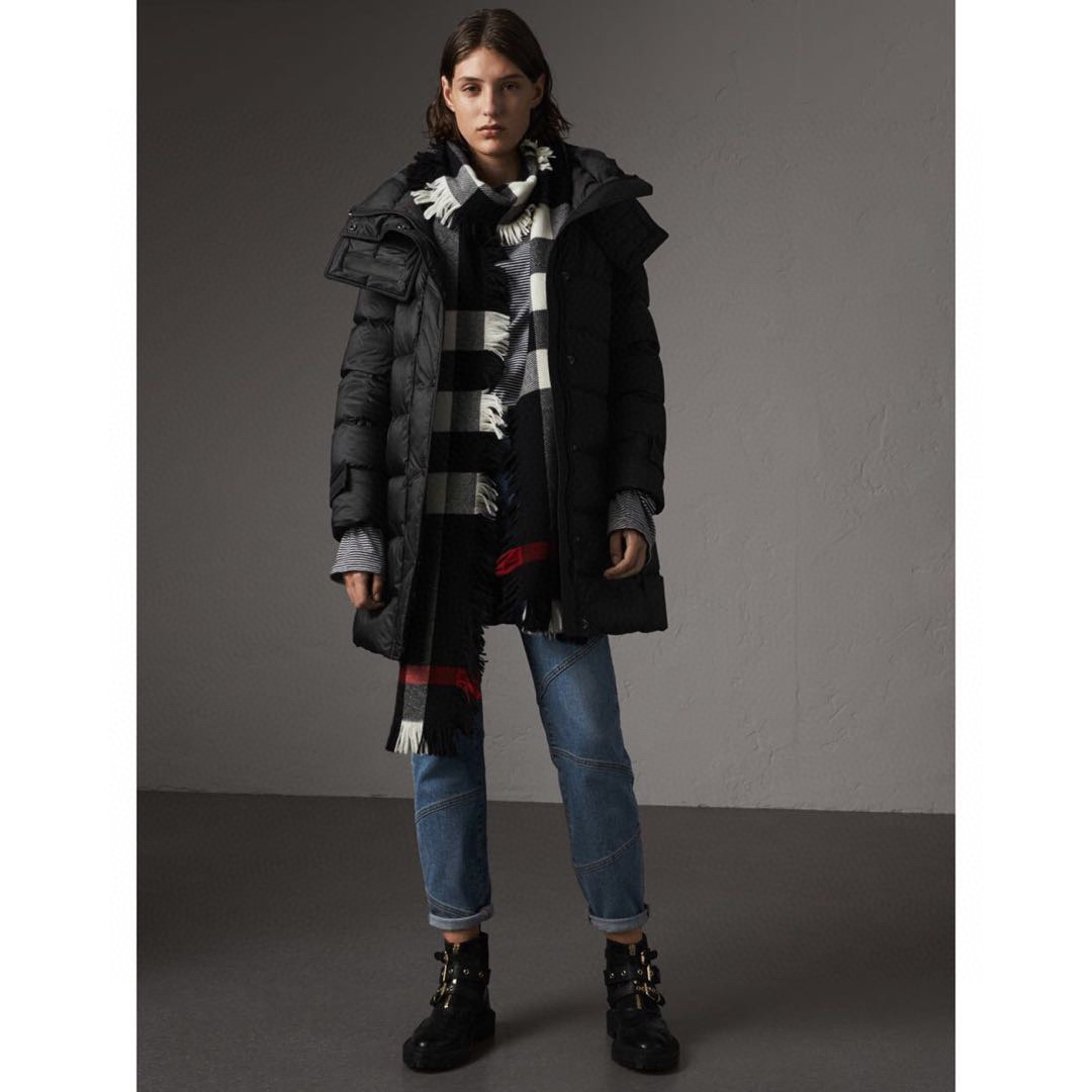 la现货 burberry巴宝莉 宽松款格纹连帽可拆卸中长款羽绒服 原价995