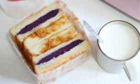 紫薯肉松麻薯三明治