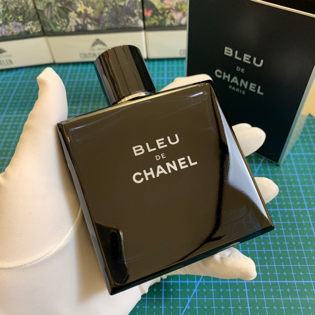 香奶奶-蔚蓝男士香水