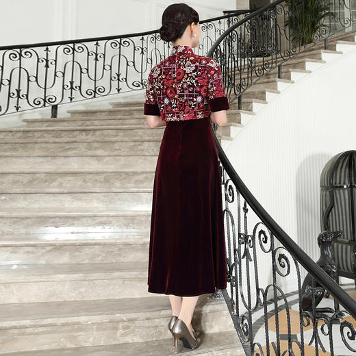 DLQ-A2893新款复古中国风绣花丝绒改良旗袍 商品图3