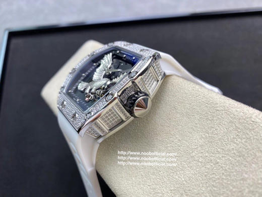 理查德米勒 Richard Mille RM23-02 飞鹰 搭载原装进口机械 尺寸43*50毫米 防水胶带配原装折叠扣 金属雄鹰设计霸气 商品图7
