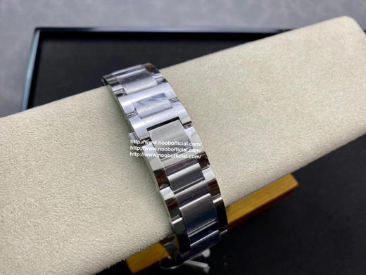 V6 厂 一表一卡一码！V7版 卡地亚 蓝气球 可搭载皮带和钢带，42mm 直径42x13mm，搭载2824自动机械机芯，316精钢表壳，蓝宝石镜面，烧蓝钢针，折叠扣，防水50米！乱真之作！ 商品图2