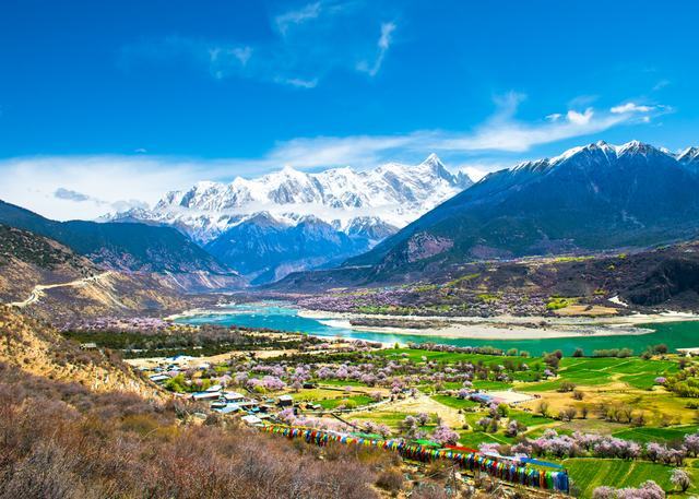 松赞 藏东 峡谷里的冰川森林