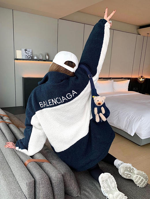 Balenciaga 20AW 拼色羊羔毛外套 商品图0