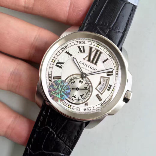 JF精品 卡地亚卡历博、升级版 强势推出！1比1原装开模 搭载复制原版1904-PS MC机芯 双面电透膜蓝宝石水晶玻璃 日历盘字体和原版一致，壳套做工精致！绝对是精品中的精品！ 商品图1
