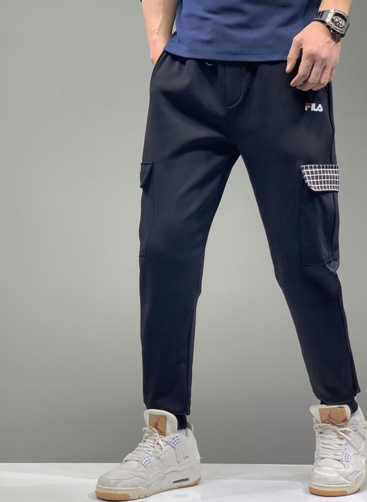 点此购买 斐乐男款直筒休闲加绒工装裤 ssy170810