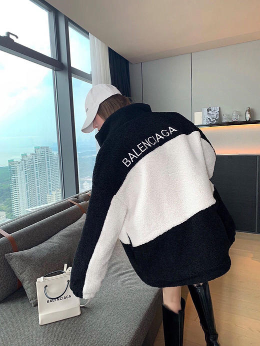 Balenciaga 20AW 拼色羊羔毛外套 商品图2