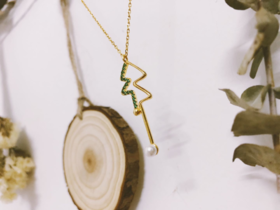 好好看！我太喜欢卡卡店里的项链了。