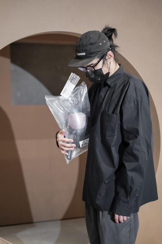 十点睡觉有限实验室X张宇飞   贡缎斜领衬衣 商品图1